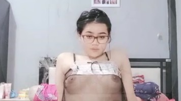 Rifarda Ngangkang Pamer Atas Dan Bawah